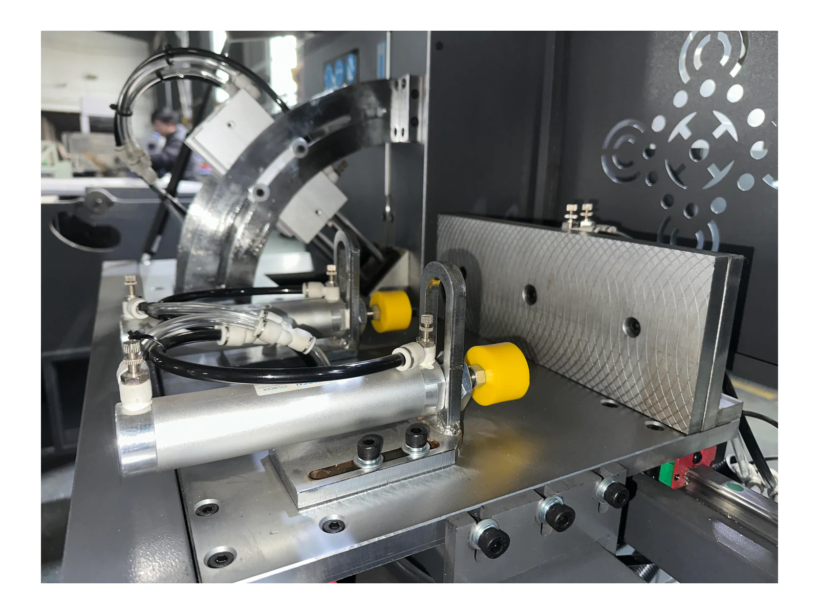 Automatic Corner Connector Cutting Saw LJMJ-450 - view 4