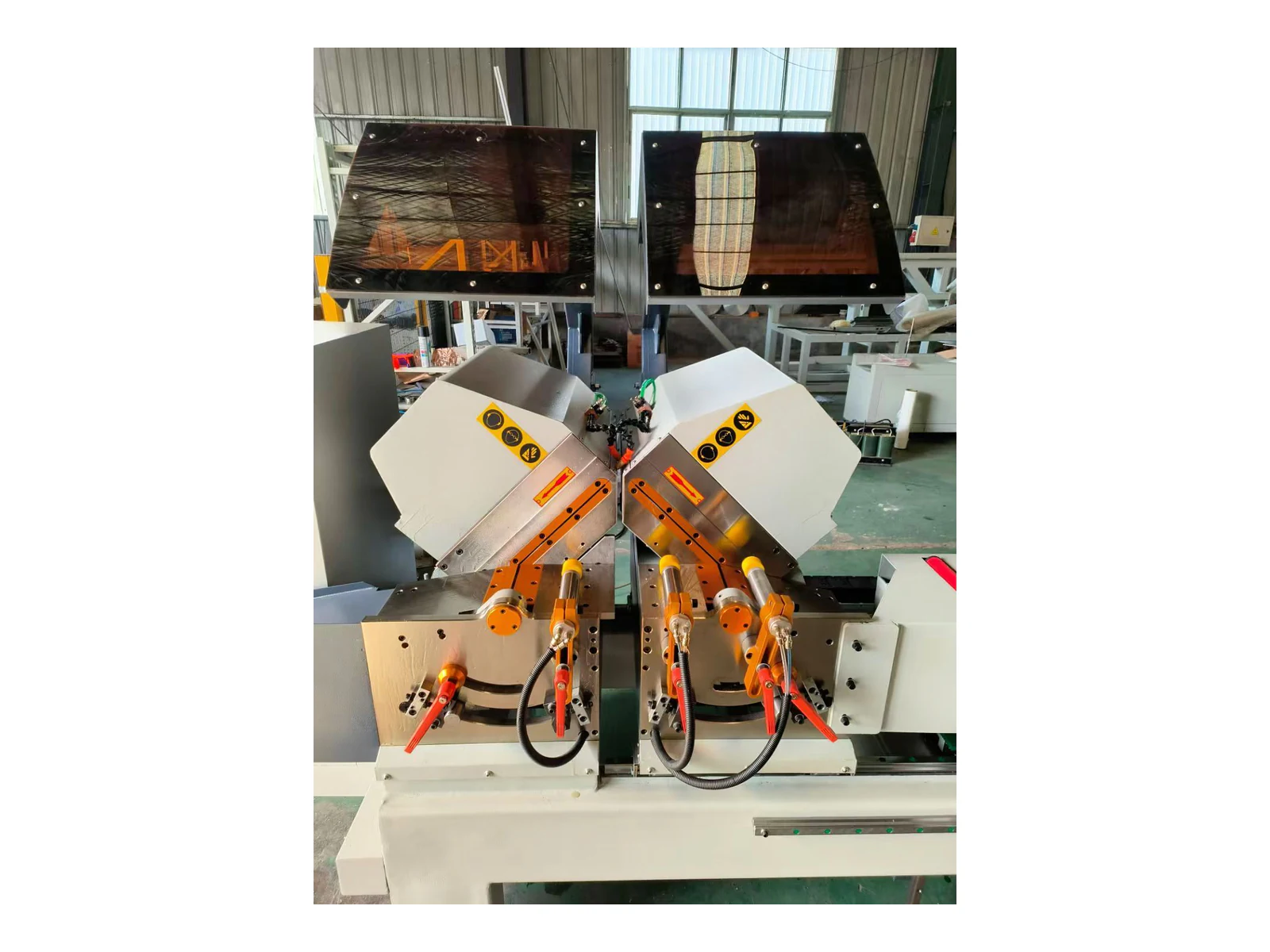 Double-Head CNC Precision Cutting Saw LJZ2-CNC-550x4200 - view 10