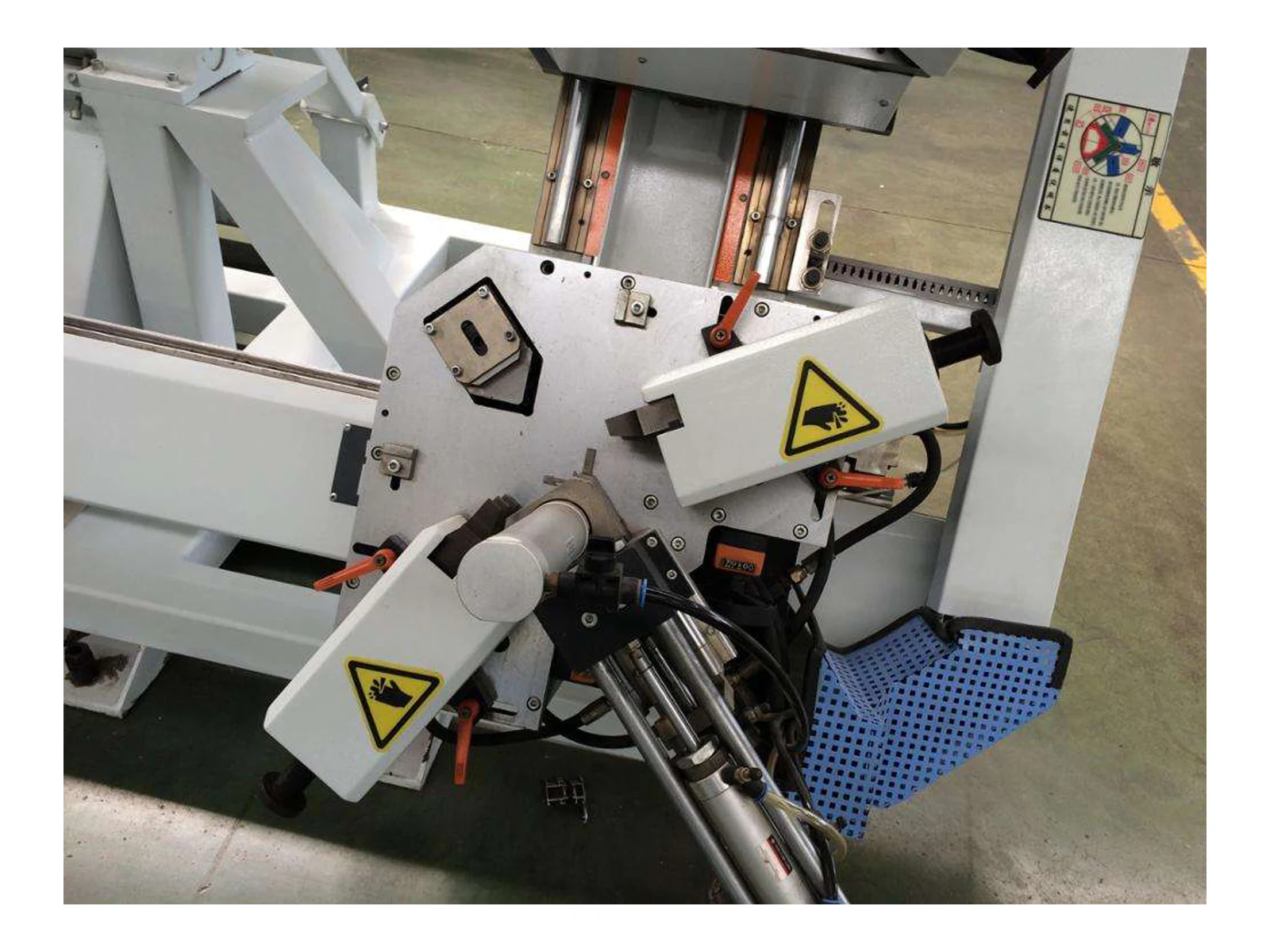 Four-Head CNC Corner Crimping Machine LM4-CNC-100x1800x3000 - view 5