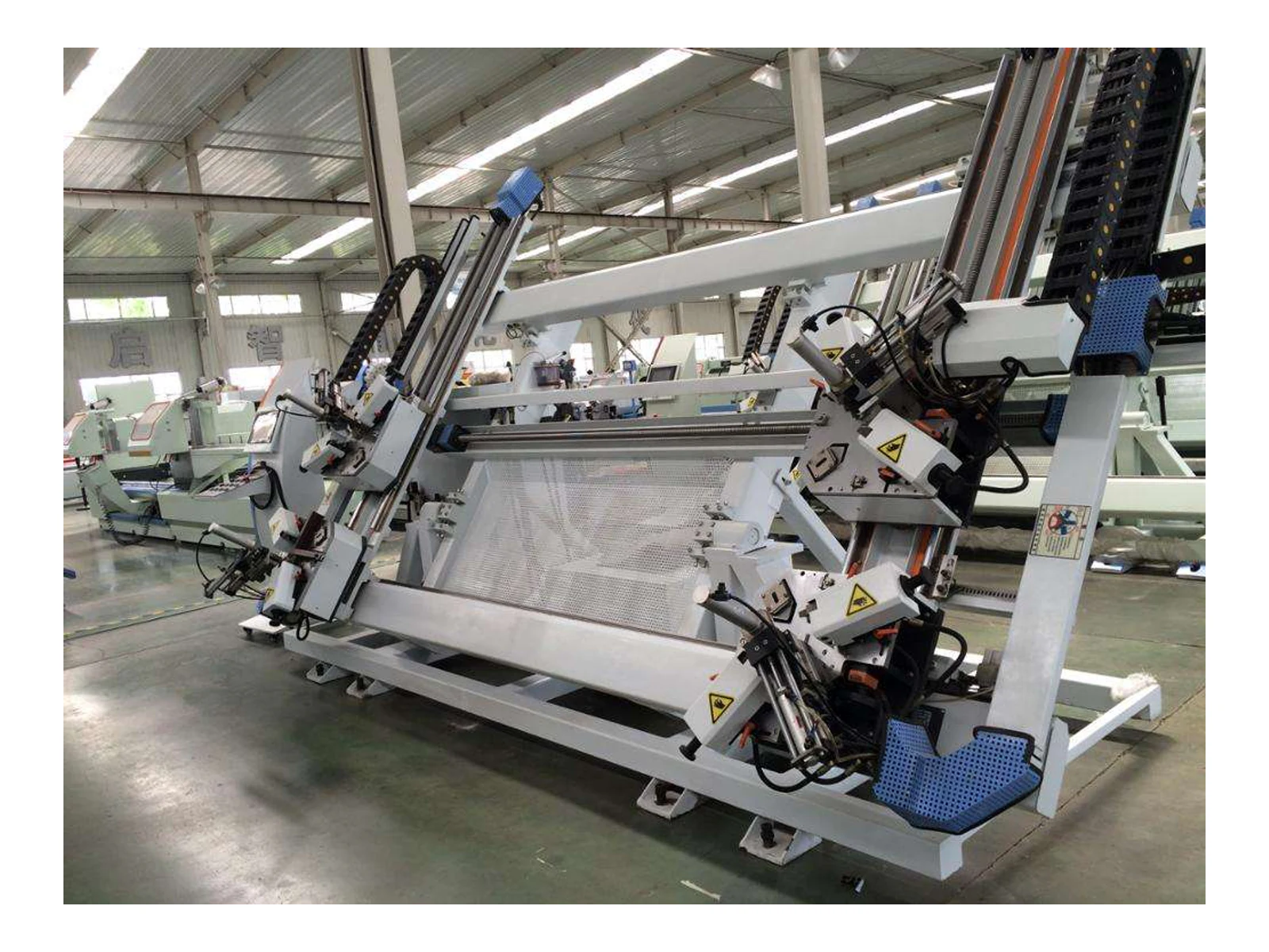 Four-Head CNC Corner Crimping Machine LM4-CNC-100x1800x3000 - view 4