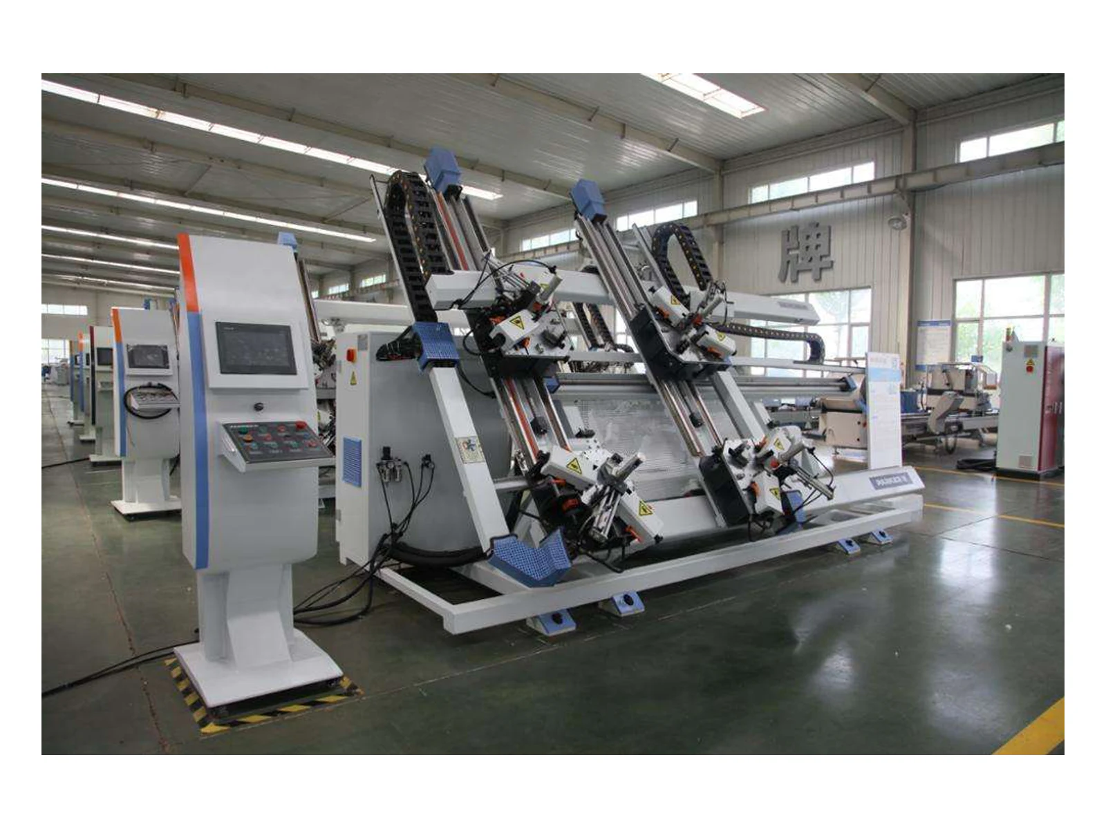 Four-Head CNC Corner Crimping Machine LM4-CNC-100x1800x3000 - view 2