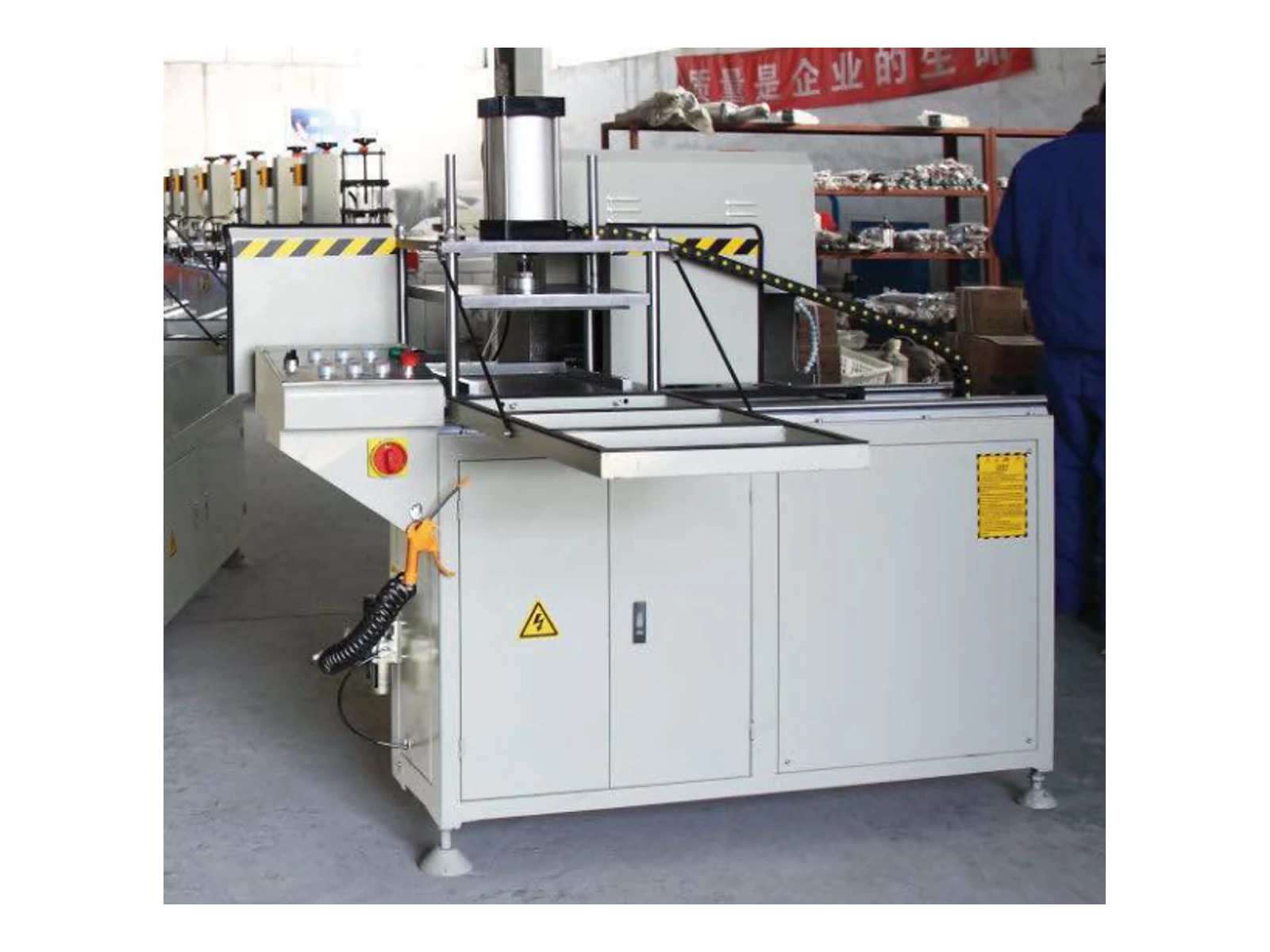 High-Efficiency Aluminium End Milling Machine LXD-250A - view 6