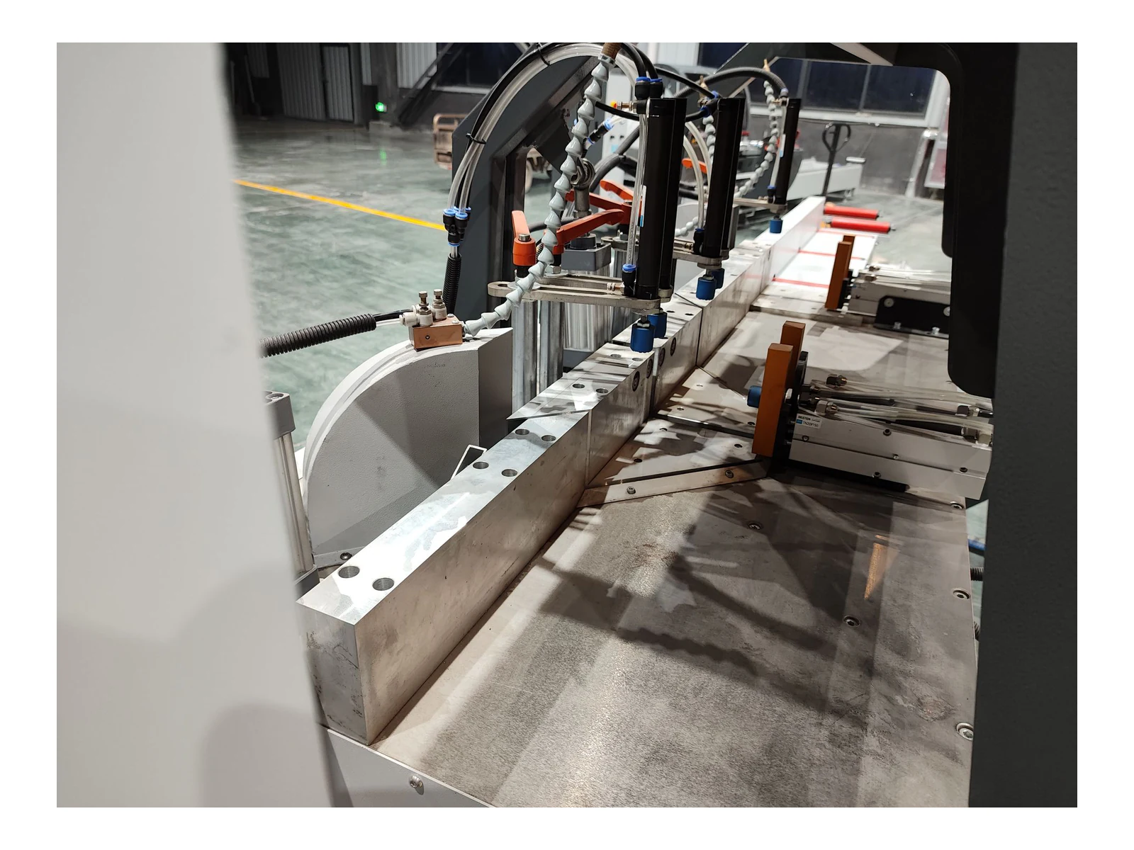 Sliding Door CNC Three-Head Cutting Saw LJZ3-CNC-500x4200 - view 5